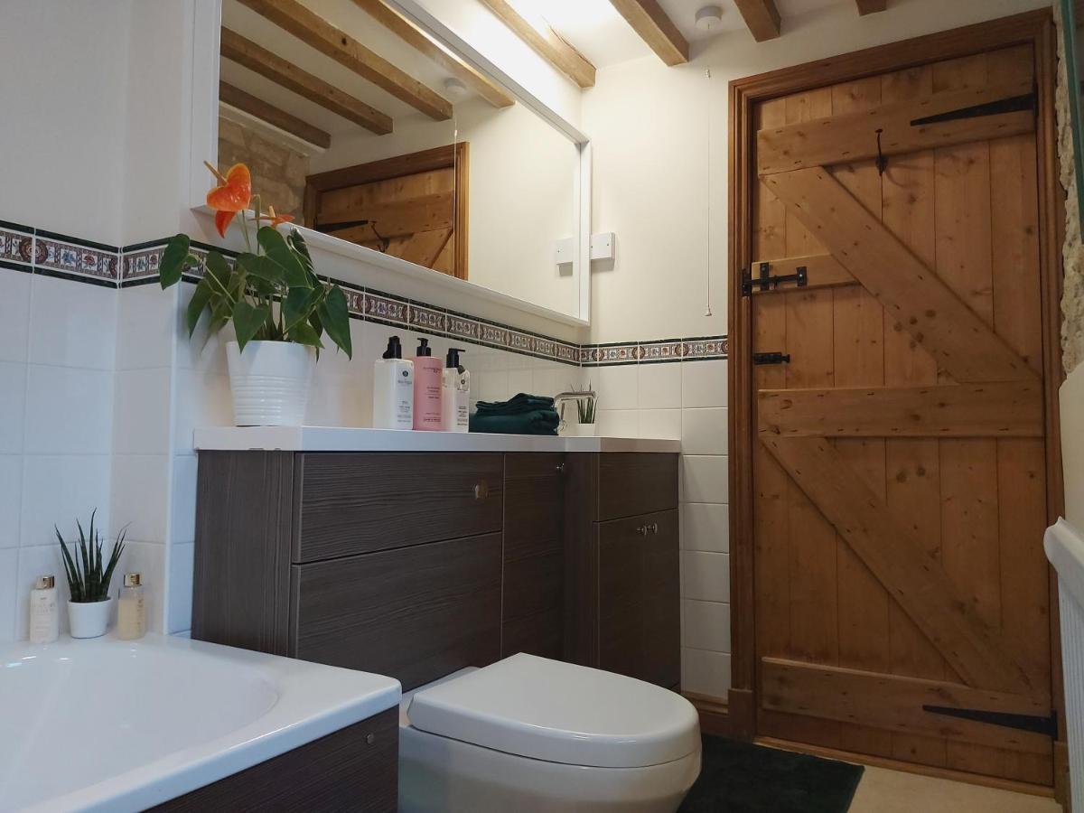 Thames Head Wharf - Historic Cotswold Cottage With Stunning Countryside Views Cirencester Luaran gambar