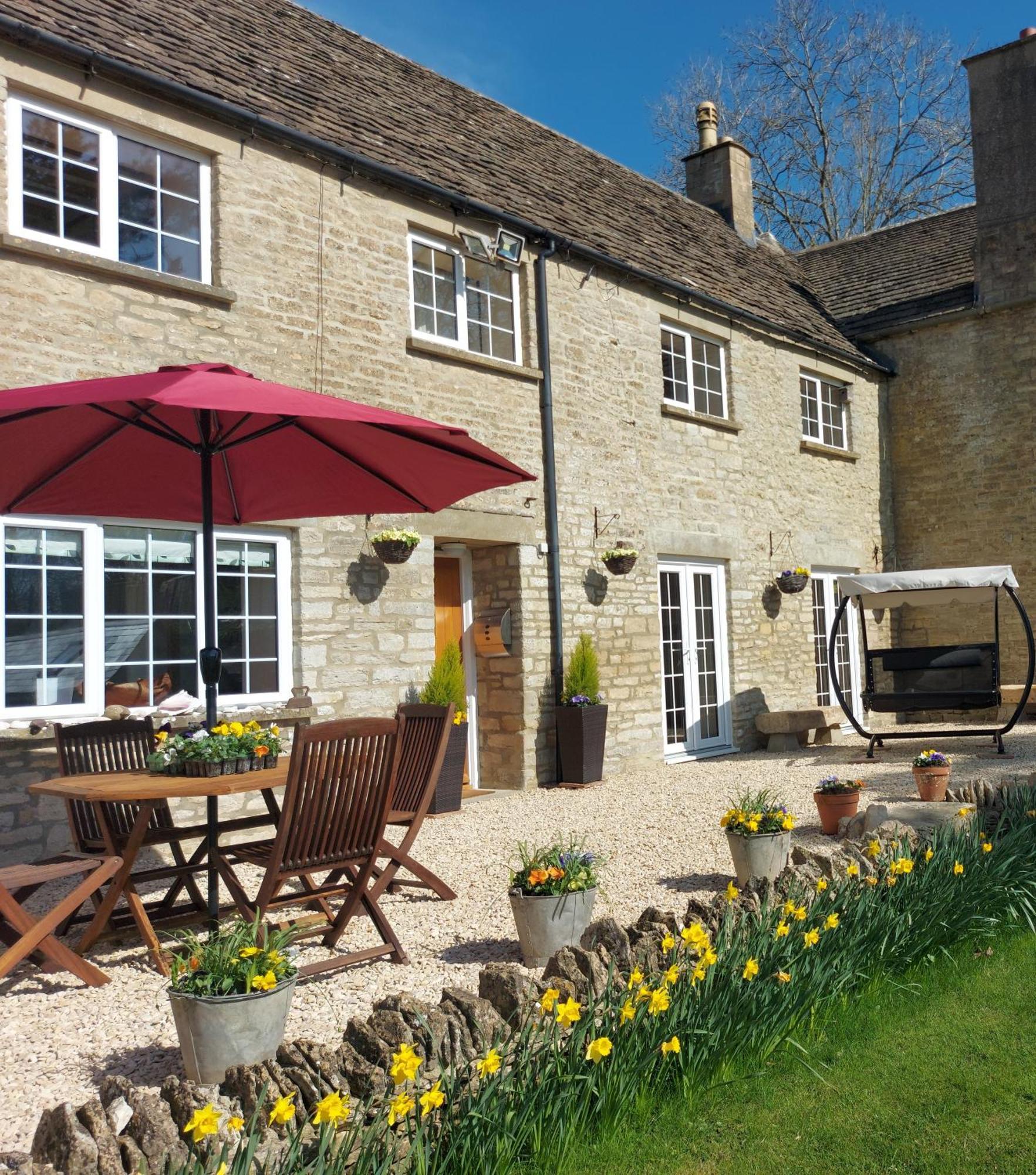 Thames Head Wharf - Historic Cotswold Cottage With Stunning Countryside Views Cirencester Luaran gambar