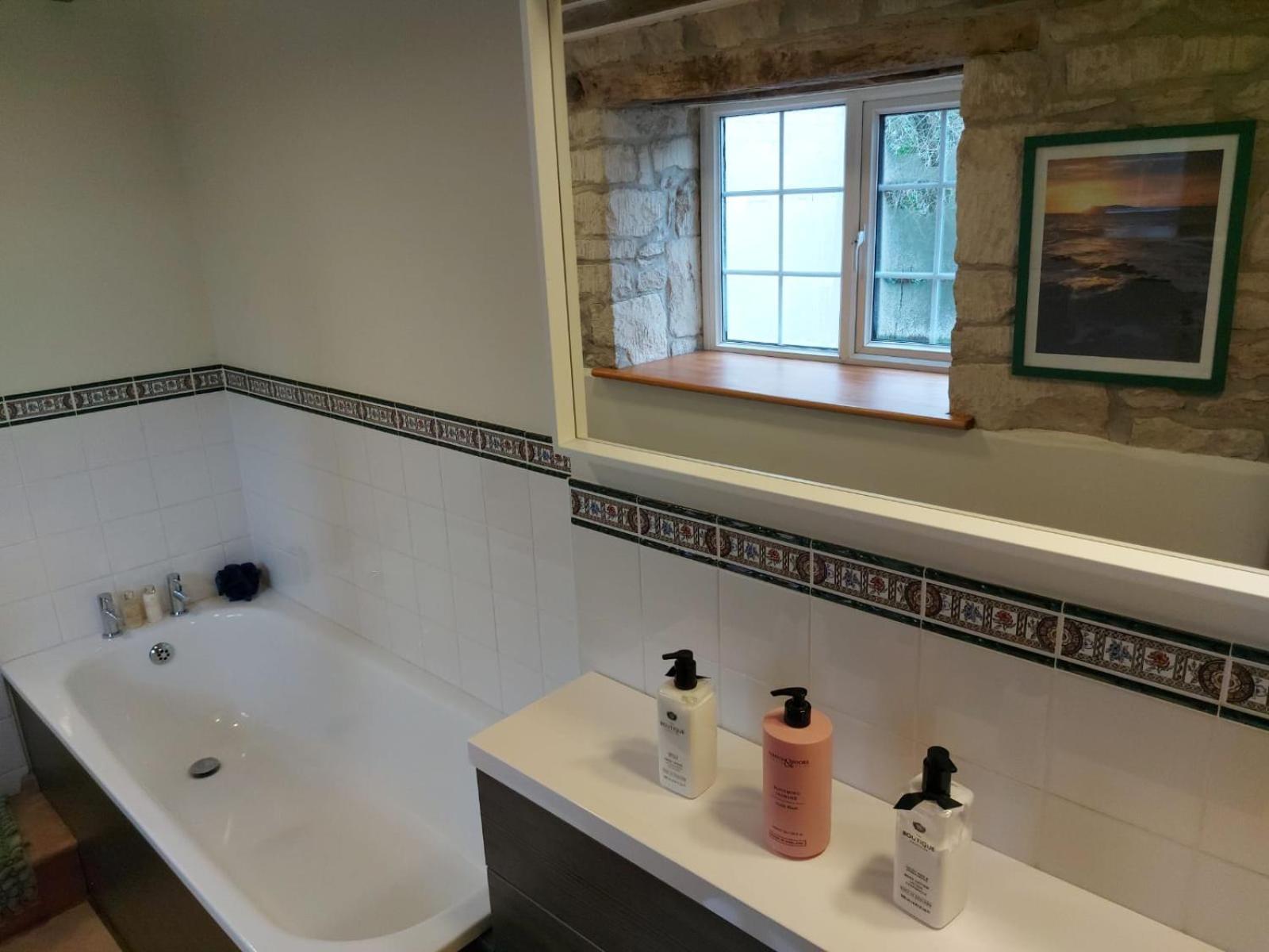 Thames Head Wharf - Historic Cotswold Cottage With Stunning Countryside Views Cirencester Luaran gambar